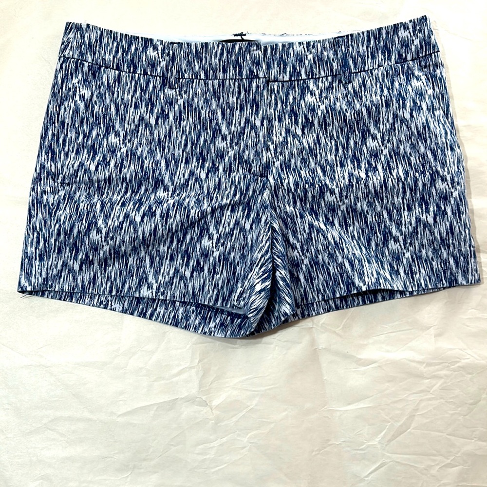 WILLI SMITH WOMEN SHORTS MID RISE SIDE POCKETS IN SIZE 8